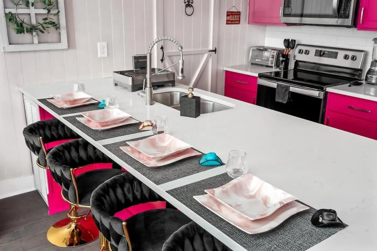 Hébergement de vacances Disco Cowgirl Broadway 2Miles - 8 Q Beds - Rooftop - Omg Nashville