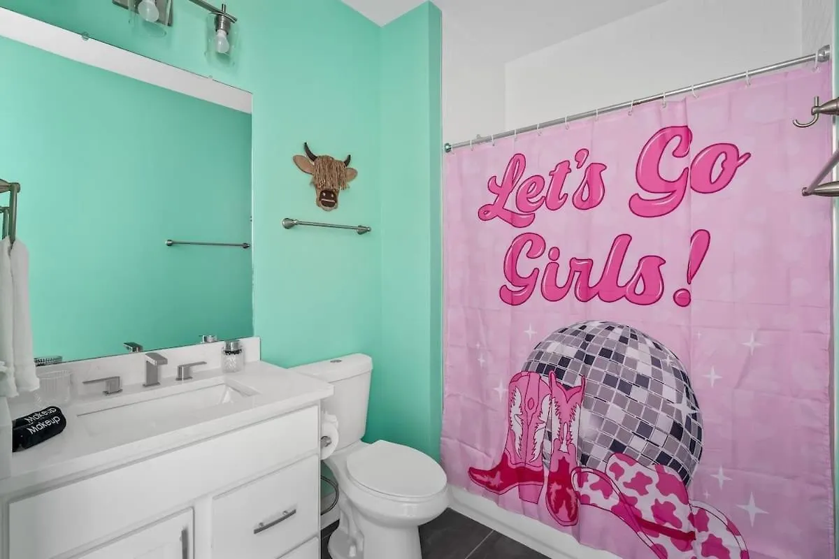 Disco Cowgirl Broadway 2Miles - 8 Q Beds - Rooftop - Omg Nashville Hébergement de vacances