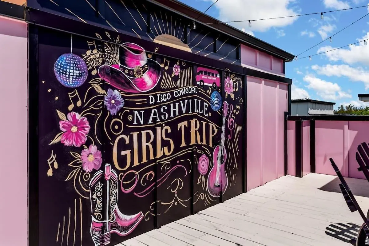 Hébergement de vacances Disco Cowgirl Broadway 2Miles - 8 Q Beds - Rooftop - Omg Nashville États-Unis